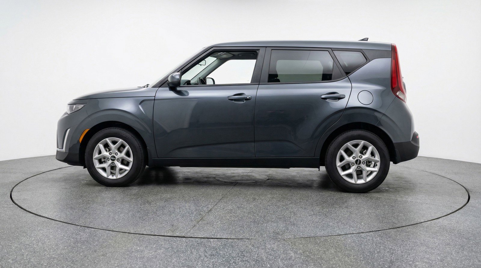 Used 2025 Kia Soul LX w/ LX Technology Package image 5