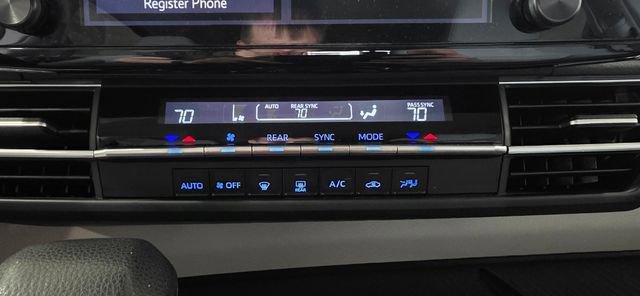 Used 2023 Toyota Sienna LE image 21