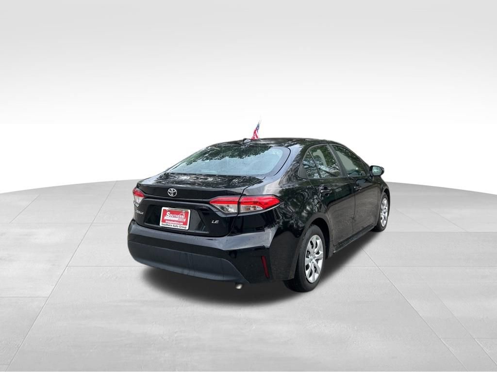Used 2023 Toyota Corolla LE image 5