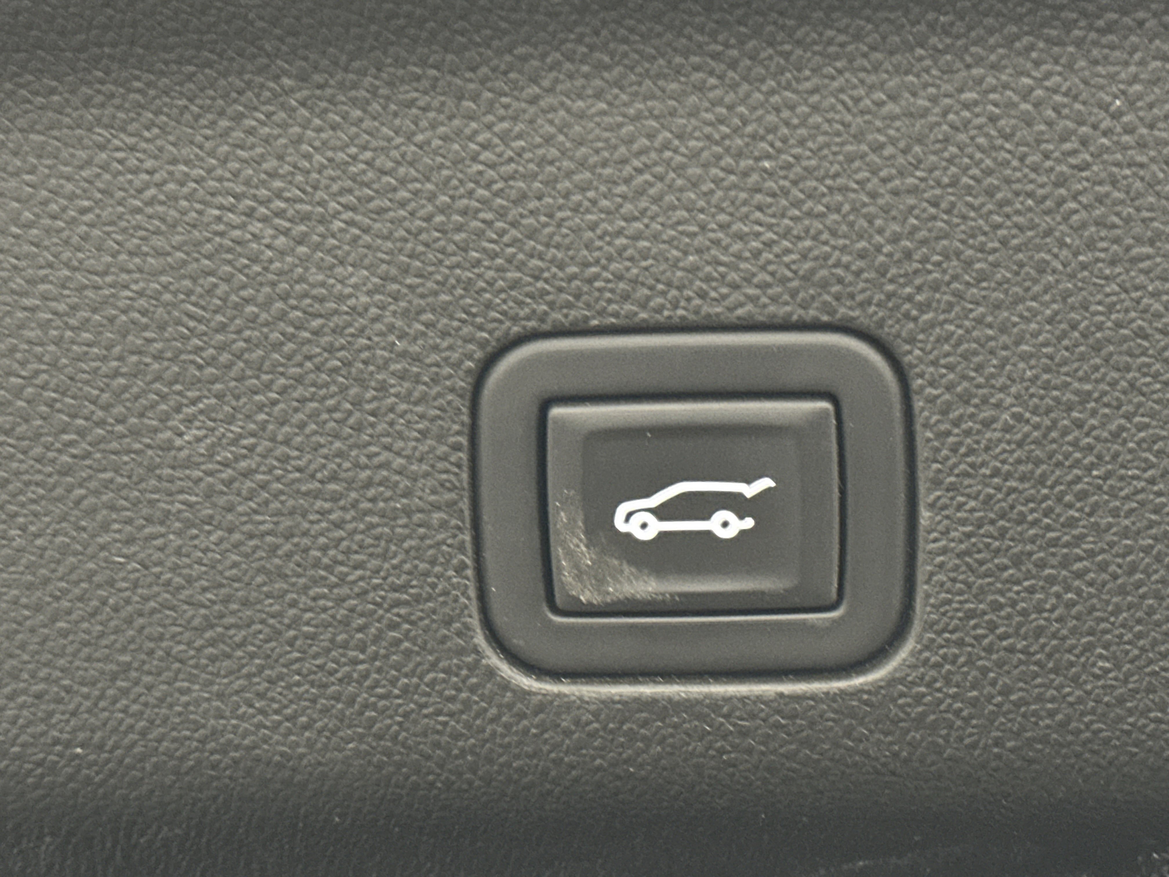 Used 2023 GMC Yukon XL AT4 image 15