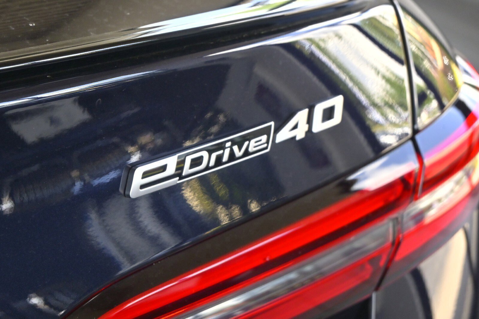 Used 2024 BMW i5 eDrive40i w/ Executive Package image 5