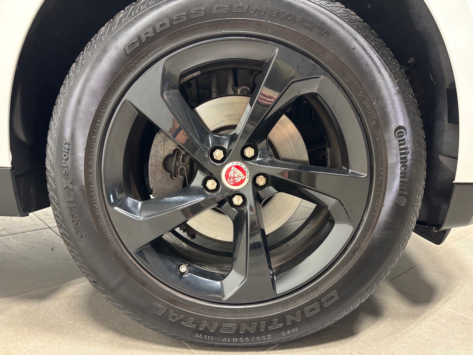 Used 2020 Jaguar F-PACE Premium AWD/4WD image 11
