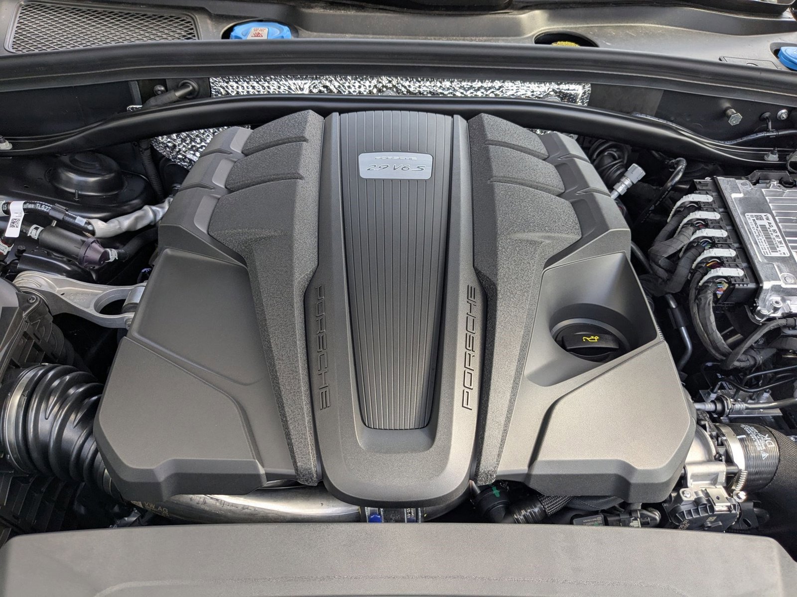 New 2025 Porsche Macan S image 30