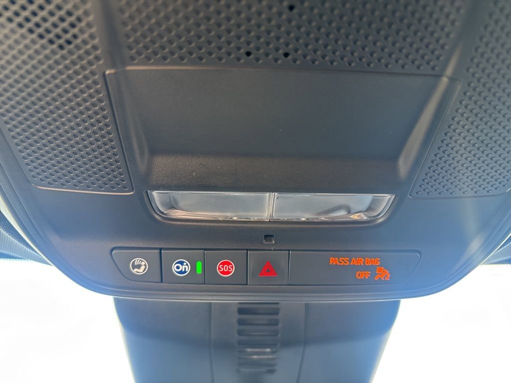 Used 2025 Chevrolet Traverse LT image 31