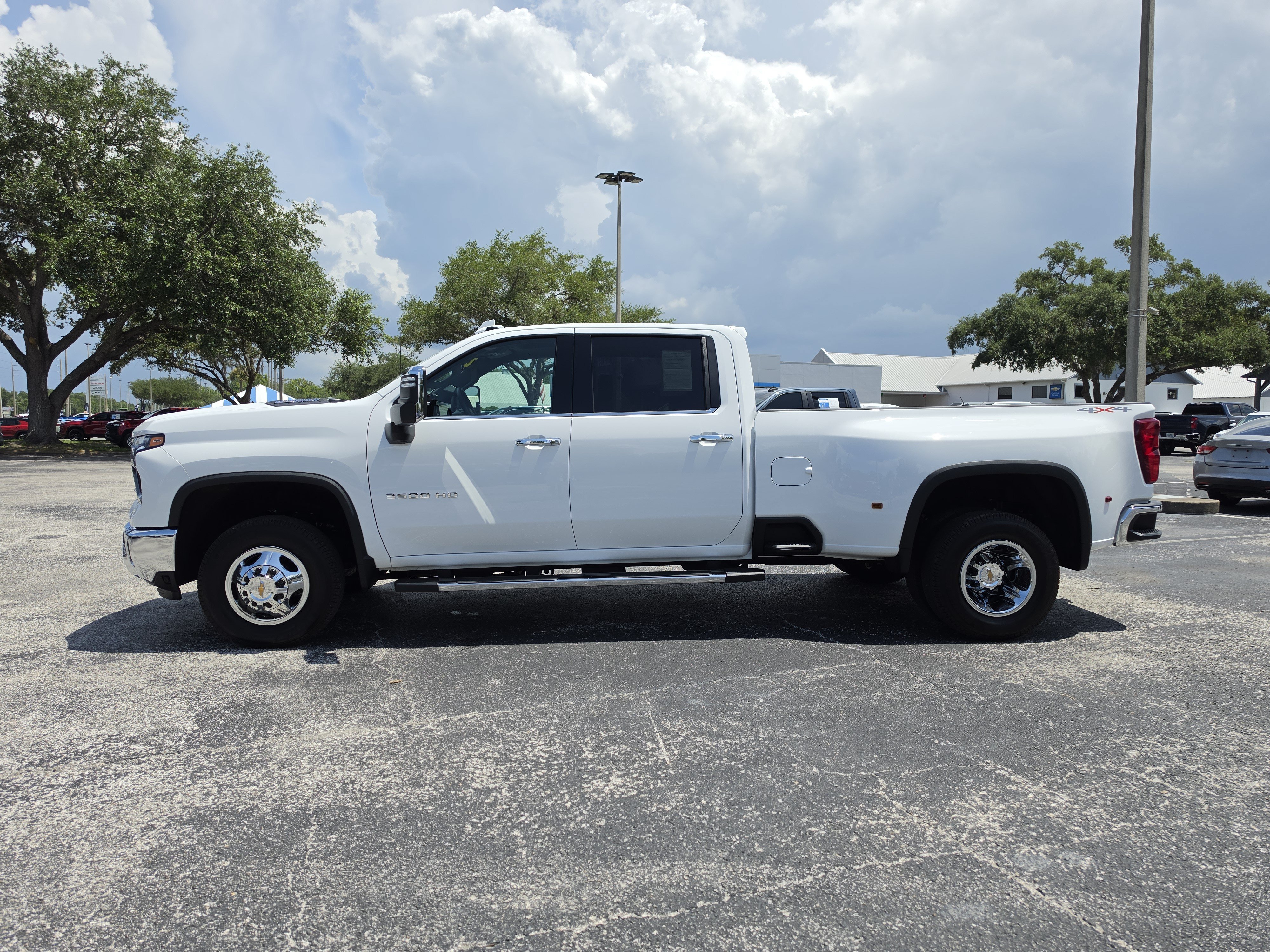 Used 2026 Chevrolet Silverado 3500 LTZ w/ LTZ Plus Package AWD/4WD image 9