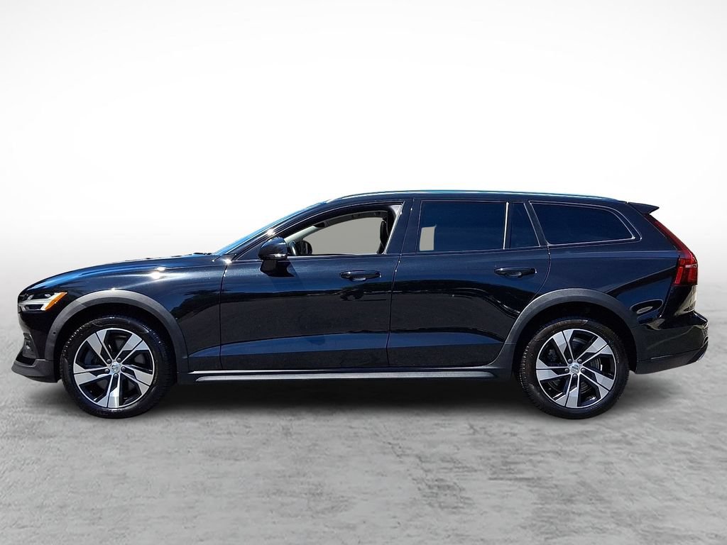 Used 2021 Volvo V60 T5 Cross Country AWD/4WD image 7