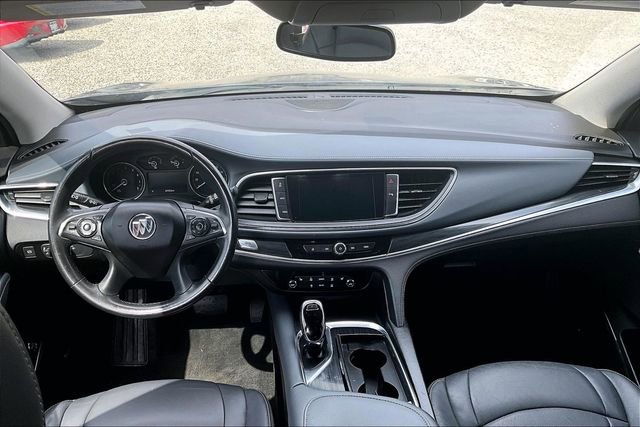 Used 2020 Buick Enclave Essence w/ LPO, Luxury Package image 7