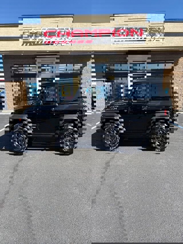 Used 2018 Jeep Wrangler Rubicon w/ Power Convenience Group image 1