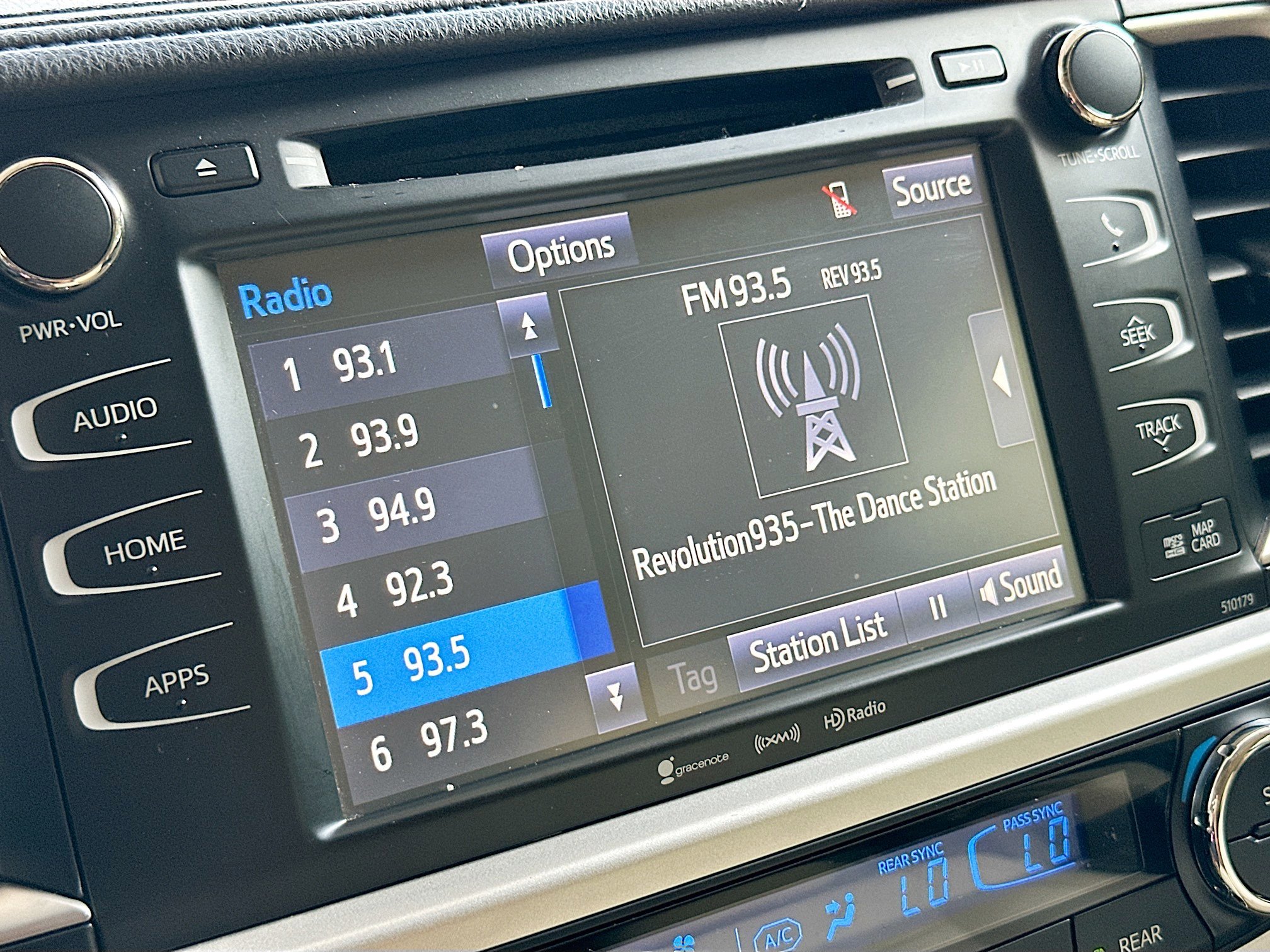 Used 2018 Toyota Highlander XLE image 15