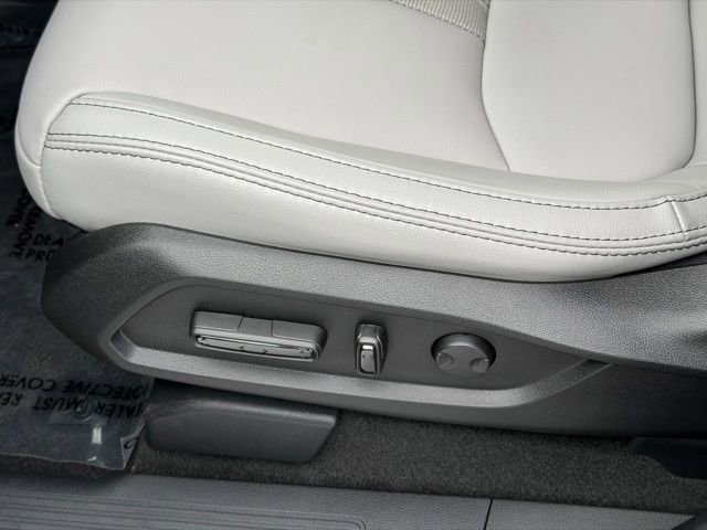 Certified 2025 Honda Pilot Touring image 24