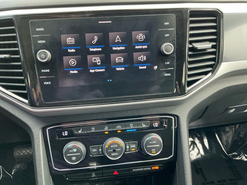 Used 2021 Volkswagen Atlas Cross Sport SEL Premium image 19