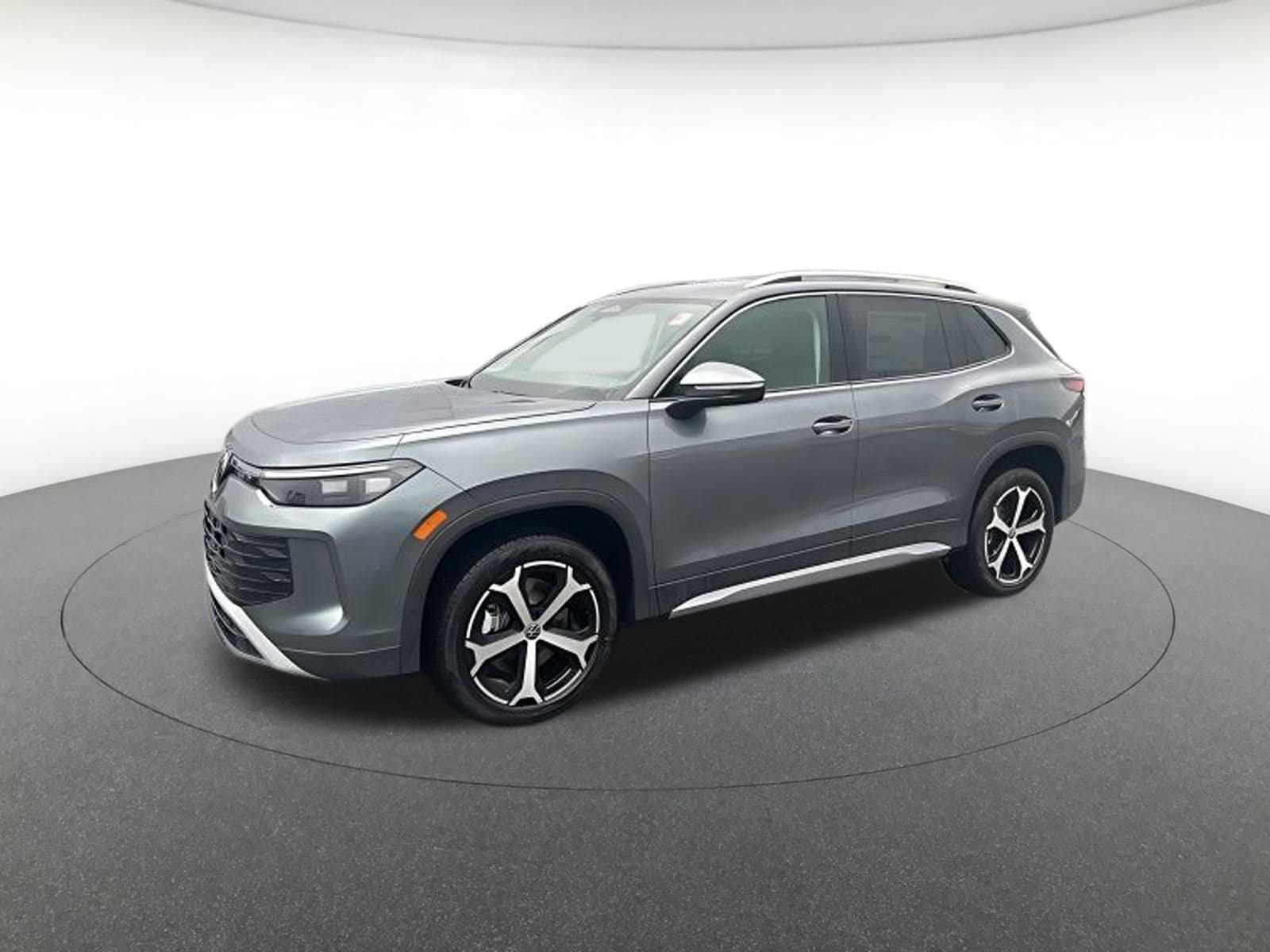 New 2026 Volkswagen Tiguan SE AWD/4WD image 1