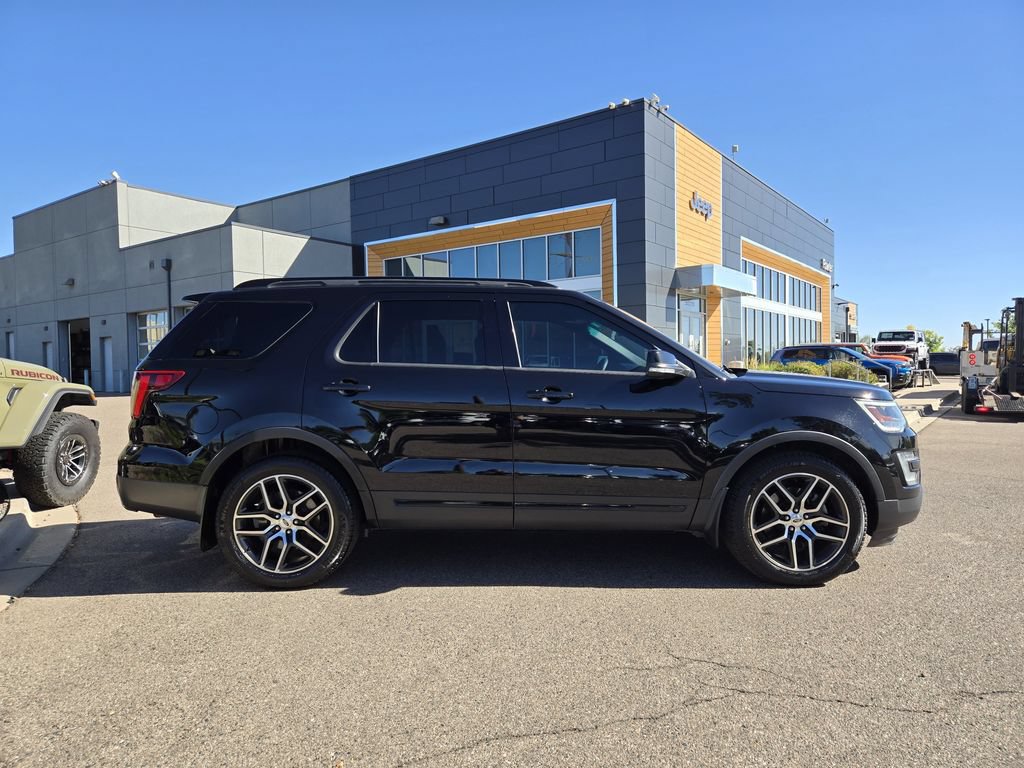 Used 2016 Ford Explorer Sport w/ Equipment Group 401A AWD/4WD image 4
