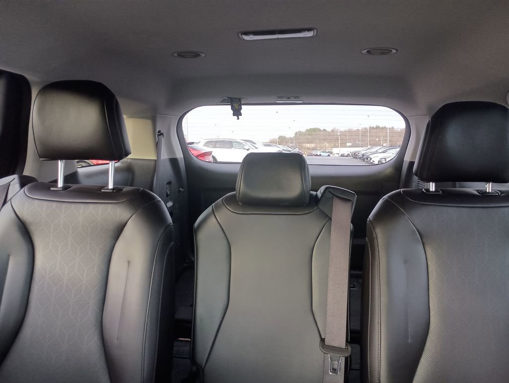 Used 2024 Kia Carnival LX image 13