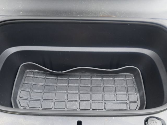 Used 2026 Tesla Model Y Long Range image 31