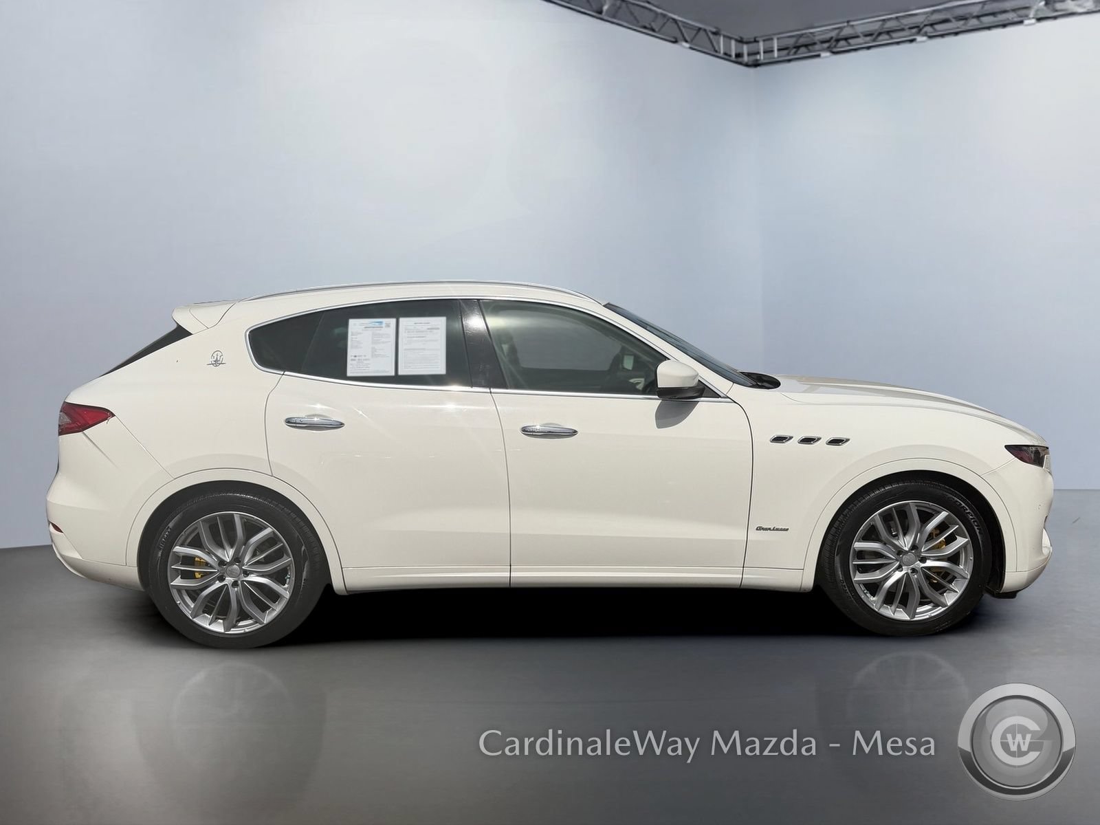 Used 2019 Maserati Levante GranLusso AWD/4WD image 3