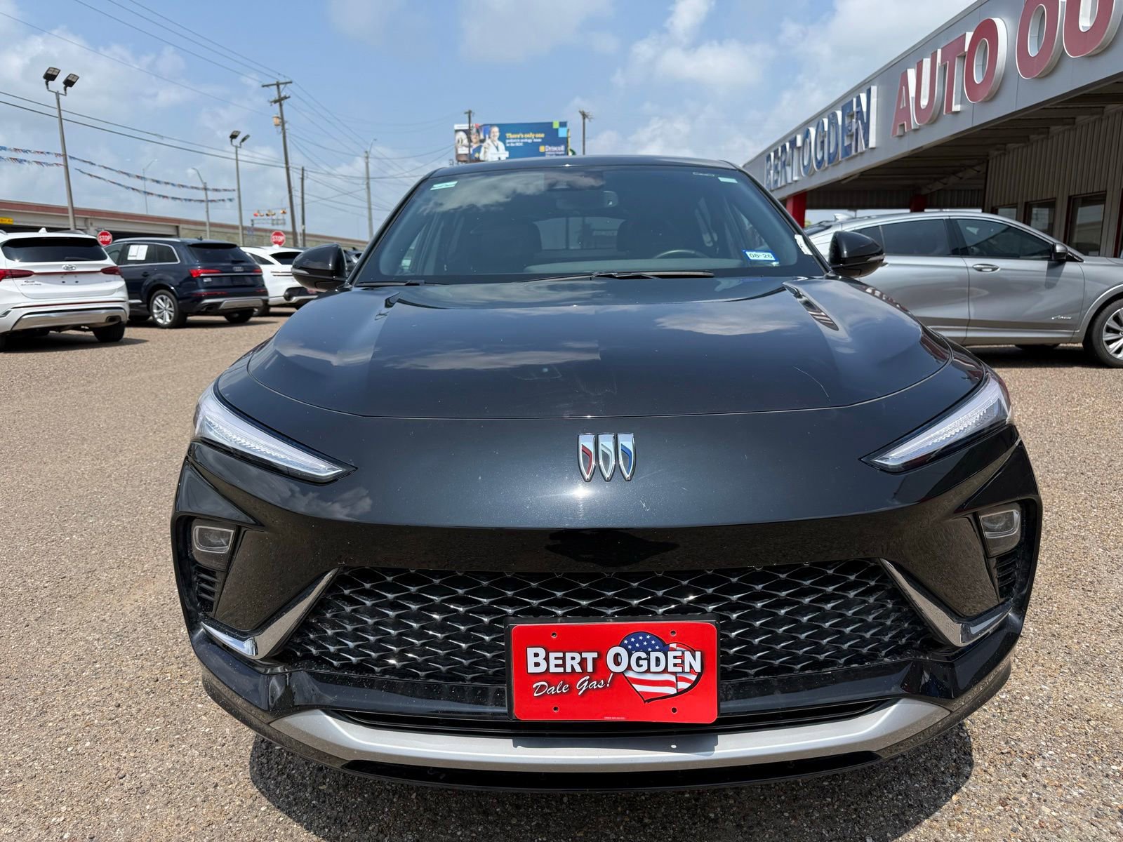 Used 2025 Buick Envista Avenir FWD image 2