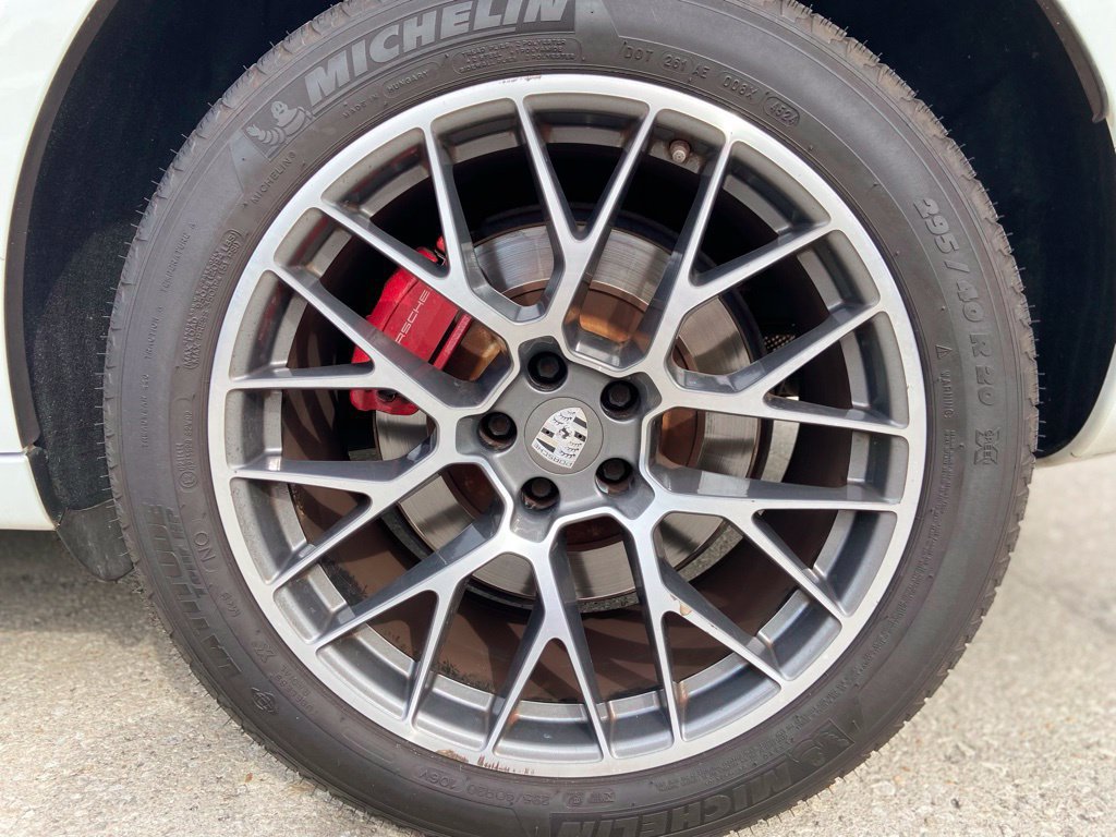 Used 2015 Porsche Macan Turbo AWD/4WD image 11