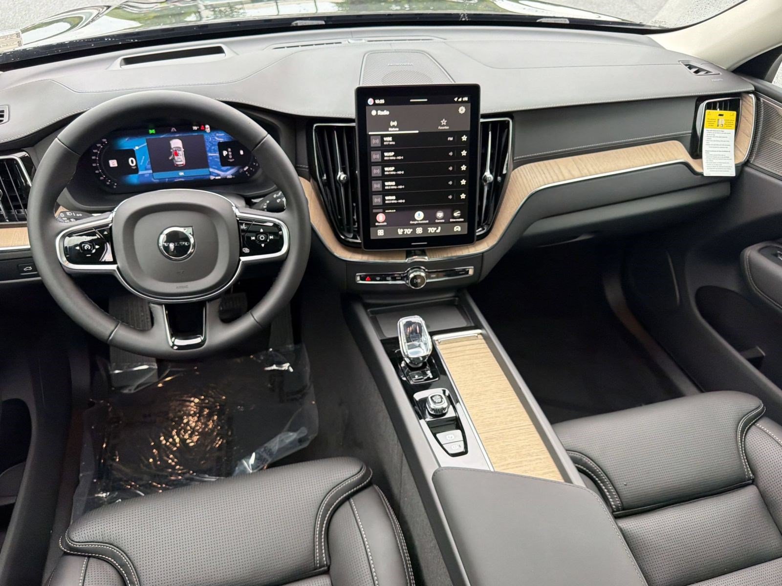 New 2027 Volvo XC60 B5 Ultra AWD/4WD image 16