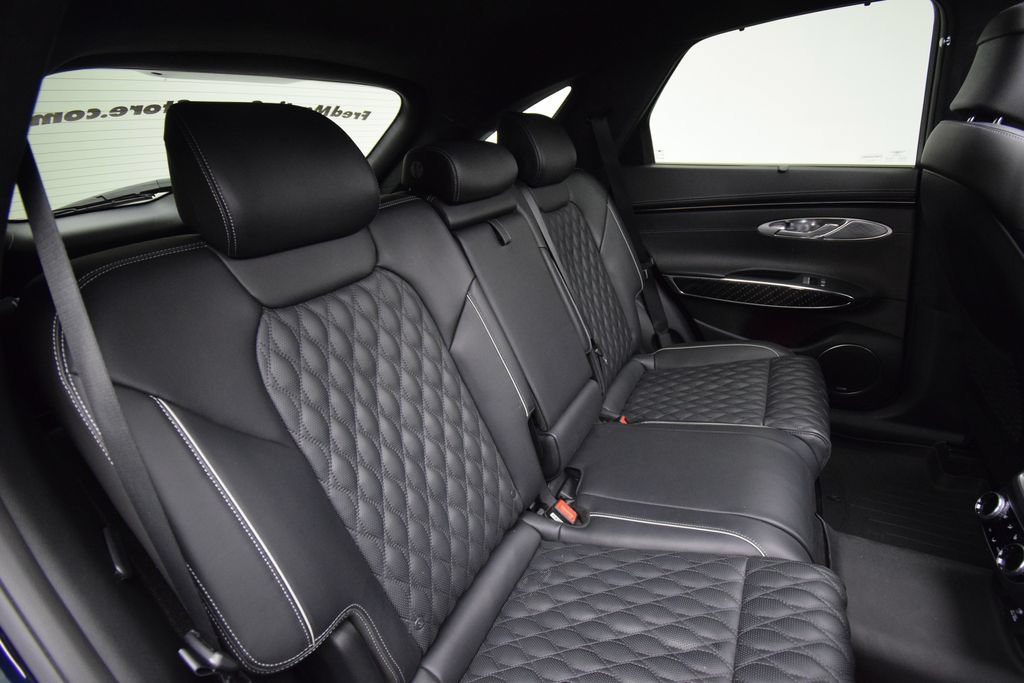 Used 2023 Genesis GV70 3.5T Sport w/ Sport Prestige Package AWD/4WD image 24