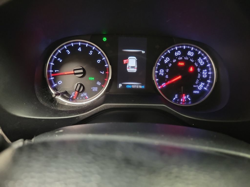 Used 2020 Toyota RAV4 XLE FWD image 24