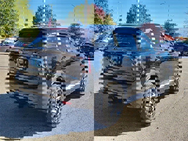 New 2025 Nissan Kicks SV image 3