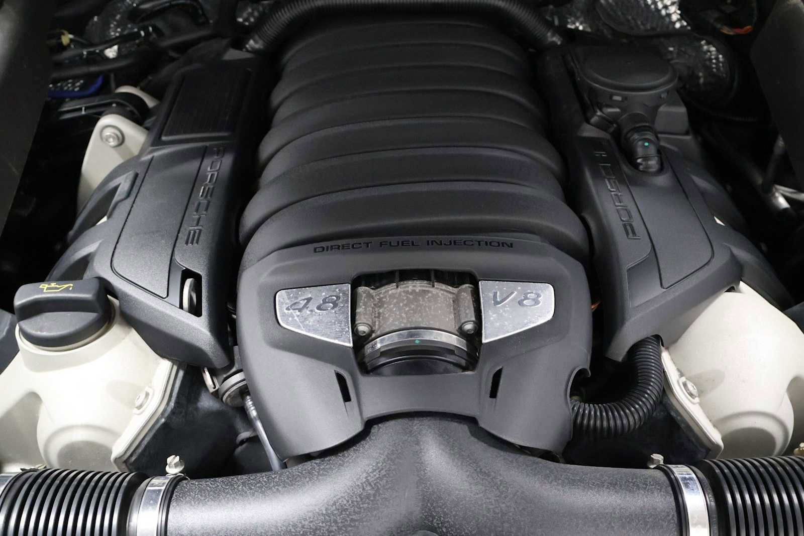 Used 2014 Porsche Cayenne GTS AWD/4WD image 40