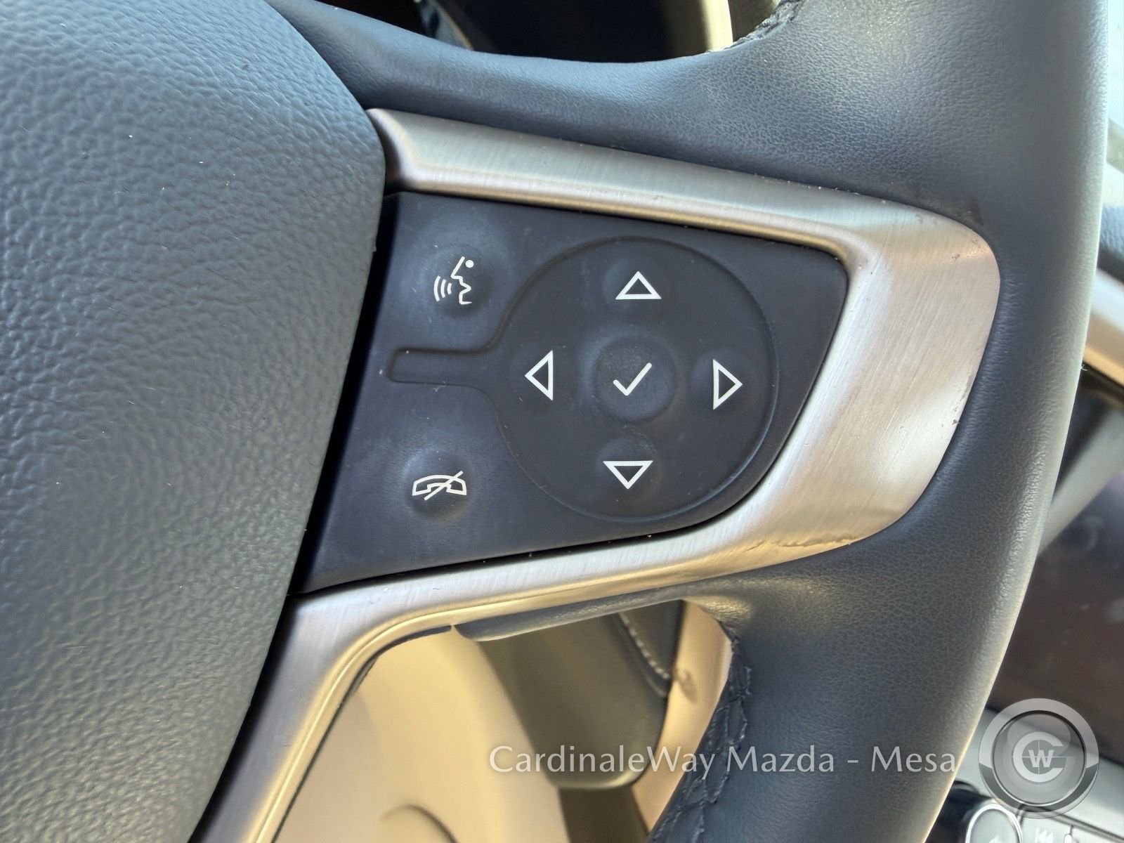 Used 2023 GMC Acadia Denali image 10