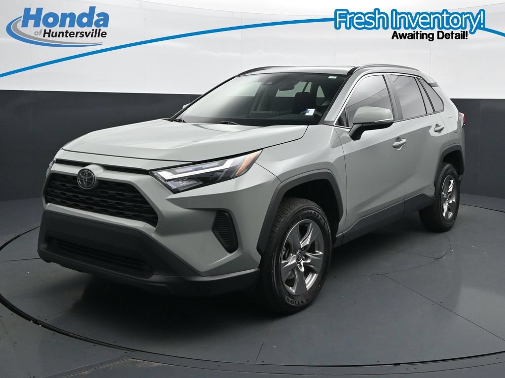 Used 2023 Toyota RAV4 XLE w/ Convenience Package FWD image 4