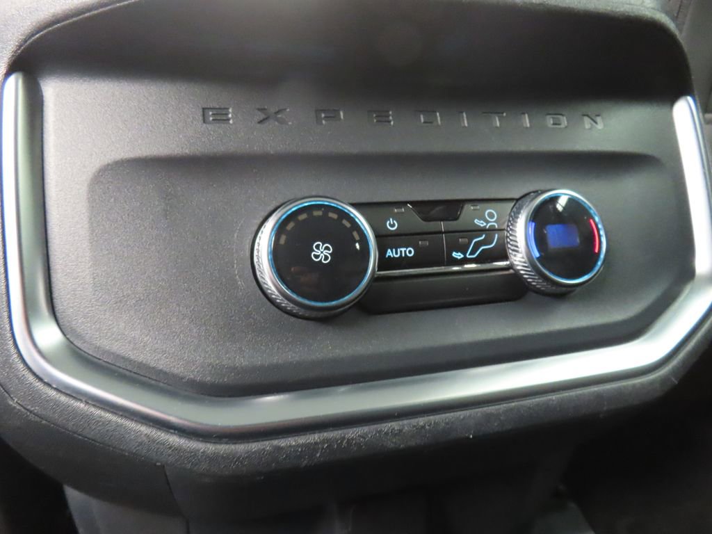 Used 2025 Ford Expedition Max Active image 12