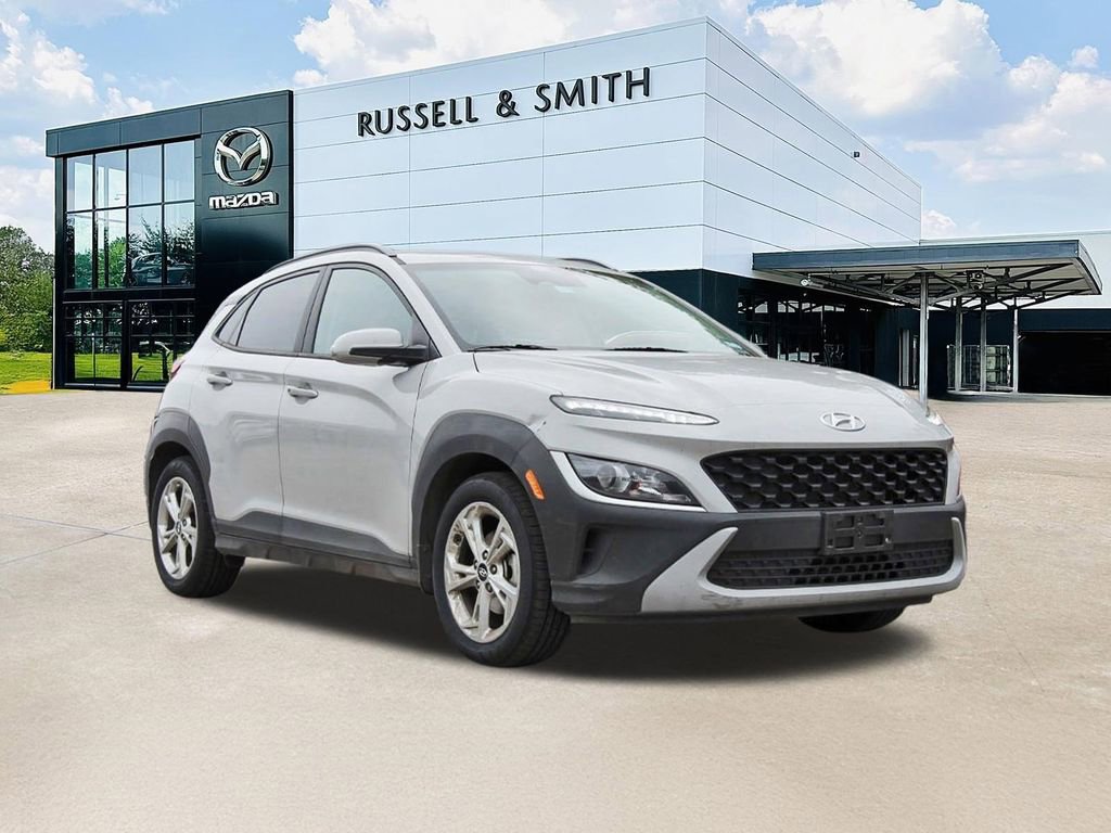 Used 2022 Hyundai Kona SEL FWD image 1