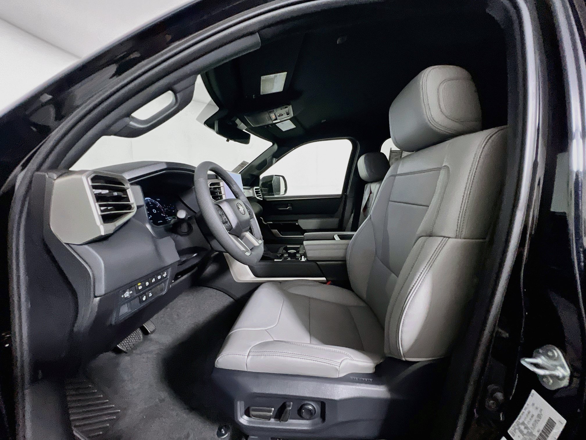 New 2026 Toyota Tundra Limited AWD/4WD image 14