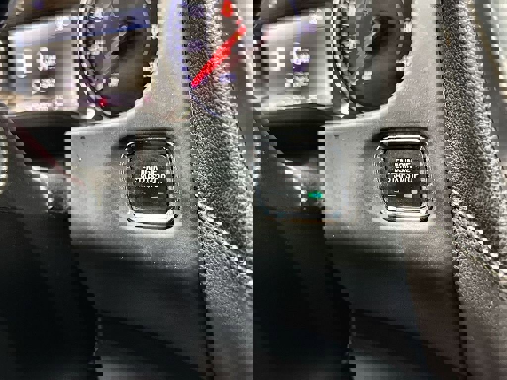 Used 2023 GMC Acadia SLT w/ Preferred Package image 24