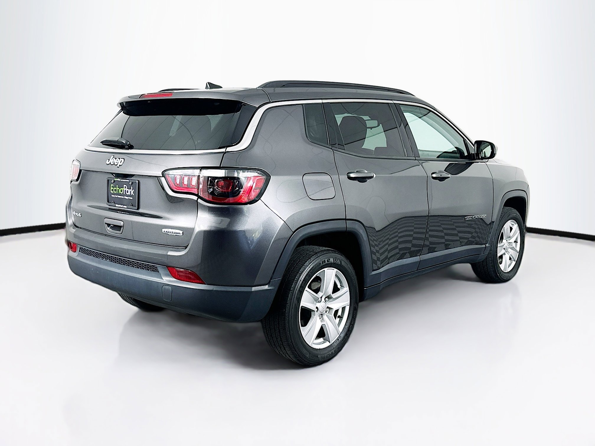 Used 2022 Jeep Compass Latitude AWD/4WD image 9