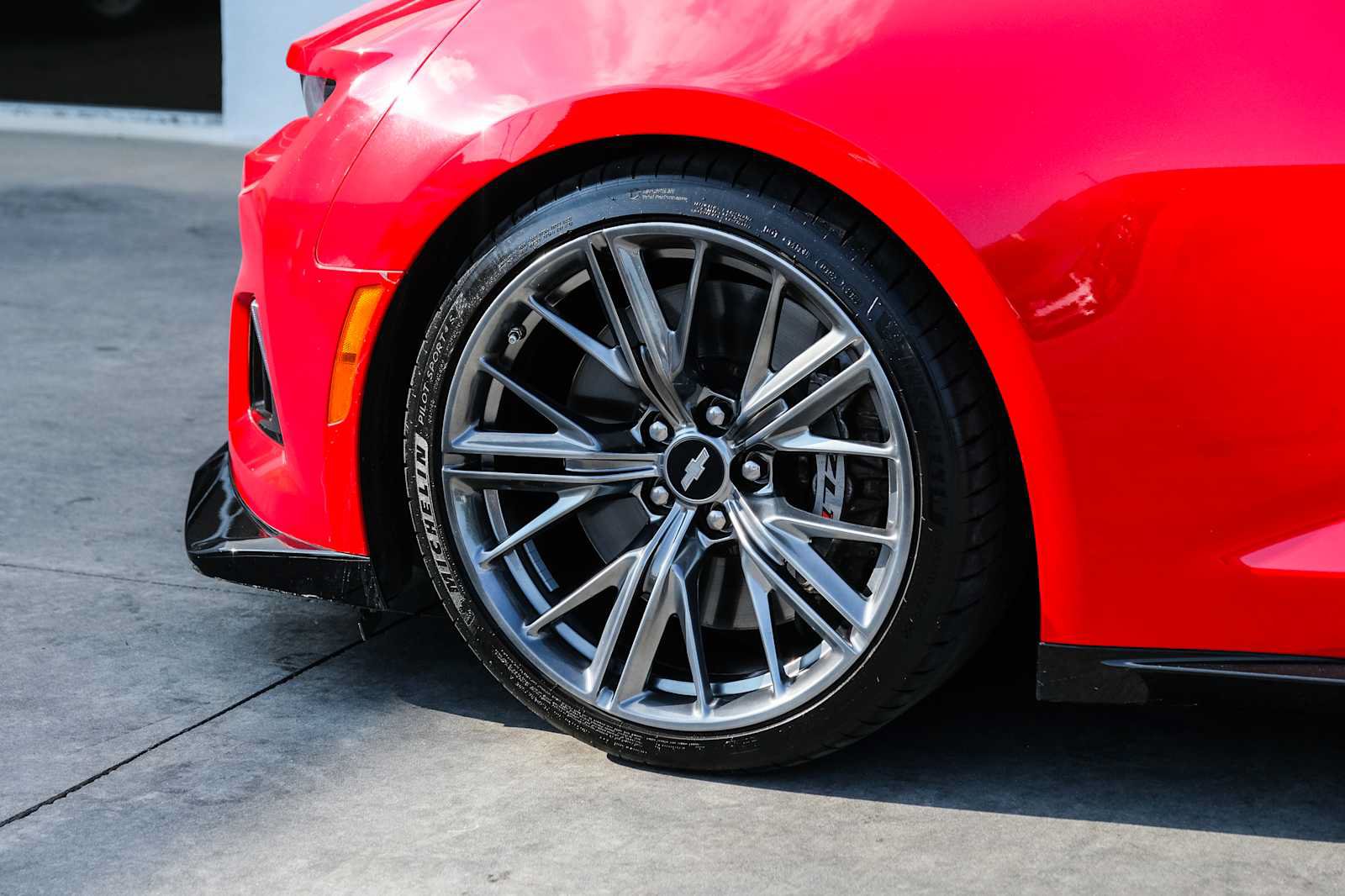 Used 2019 Chevrolet Camaro ZL1 RWD image 23