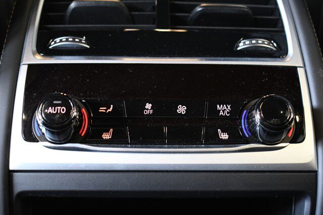 Used 2019 BMW 750i xDrive w/ Executive Package AWD/4WD image 26