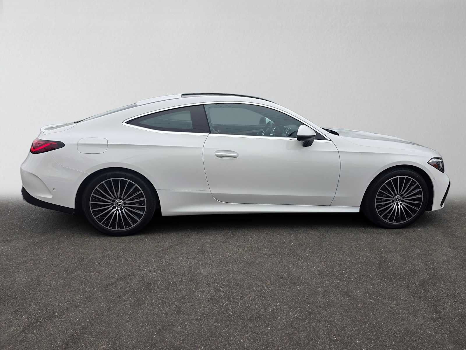 Used 2026 Mercedes-Benz CLE 300 4MATIC Coupe image 2