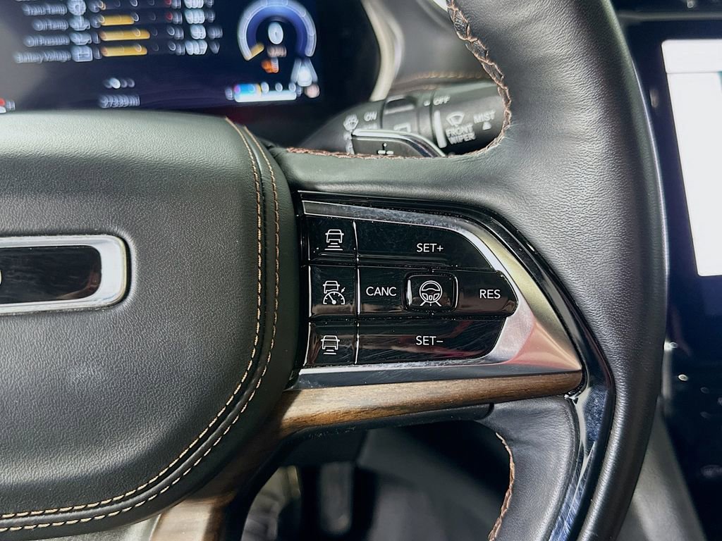 Used 2022 Jeep Grand Cherokee Summit w/ Luxury Tech Group V image 24