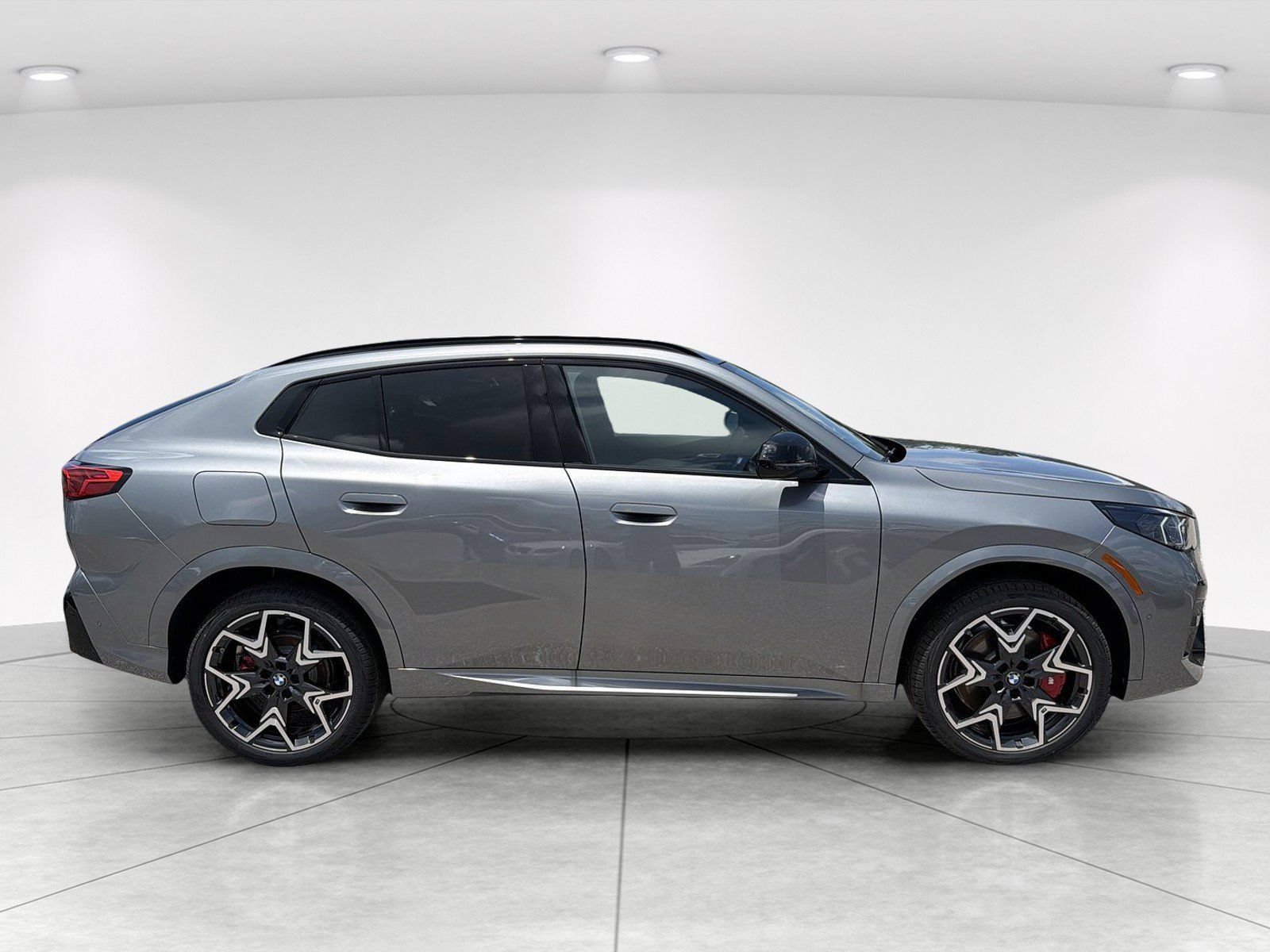 New 2026 BMW X2 xDrive28i w/ M Sport Package AWD/4WD image 3