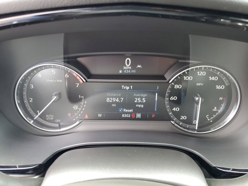 Used 2025 Cadillac XT5 Luxury w/ LPO, Floor Liner Package AWD/4WD image 9