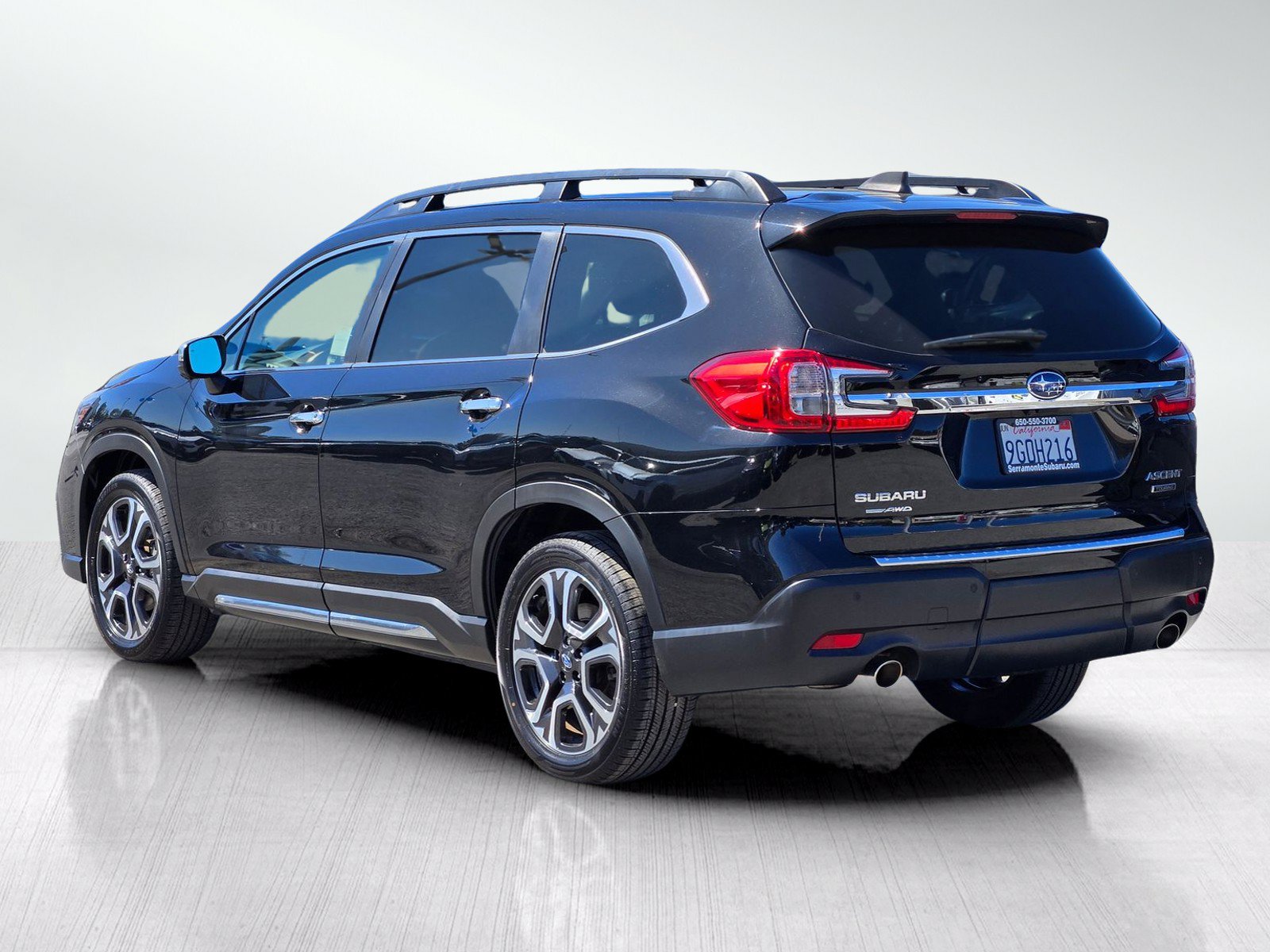 Used 2023 Subaru Ascent Touring AWD/4WD image 6