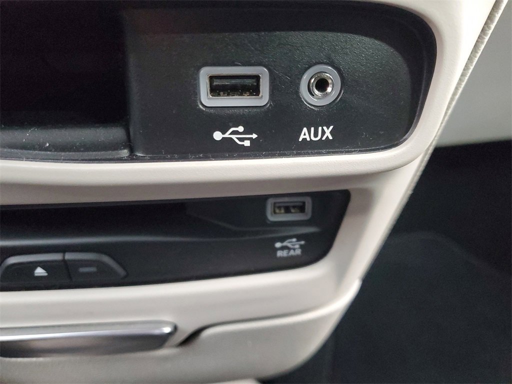 Used 2020 Chrysler Pacifica Touring-L Plus w/ Tire & Wheel Group image 20