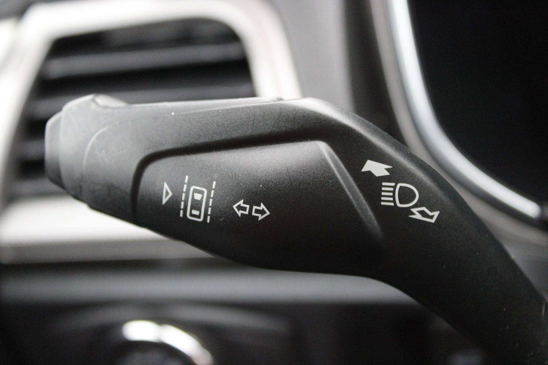 Used 2020 Ford Fusion SE image 33