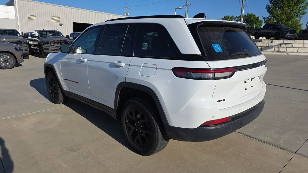 Used 2024 Jeep Grand Cherokee Altitude AWD/4WD video 3