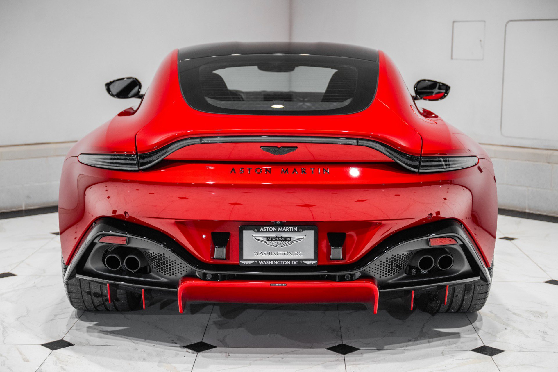 Used 2023 Aston Martin V8 Vantage Coupe image 44