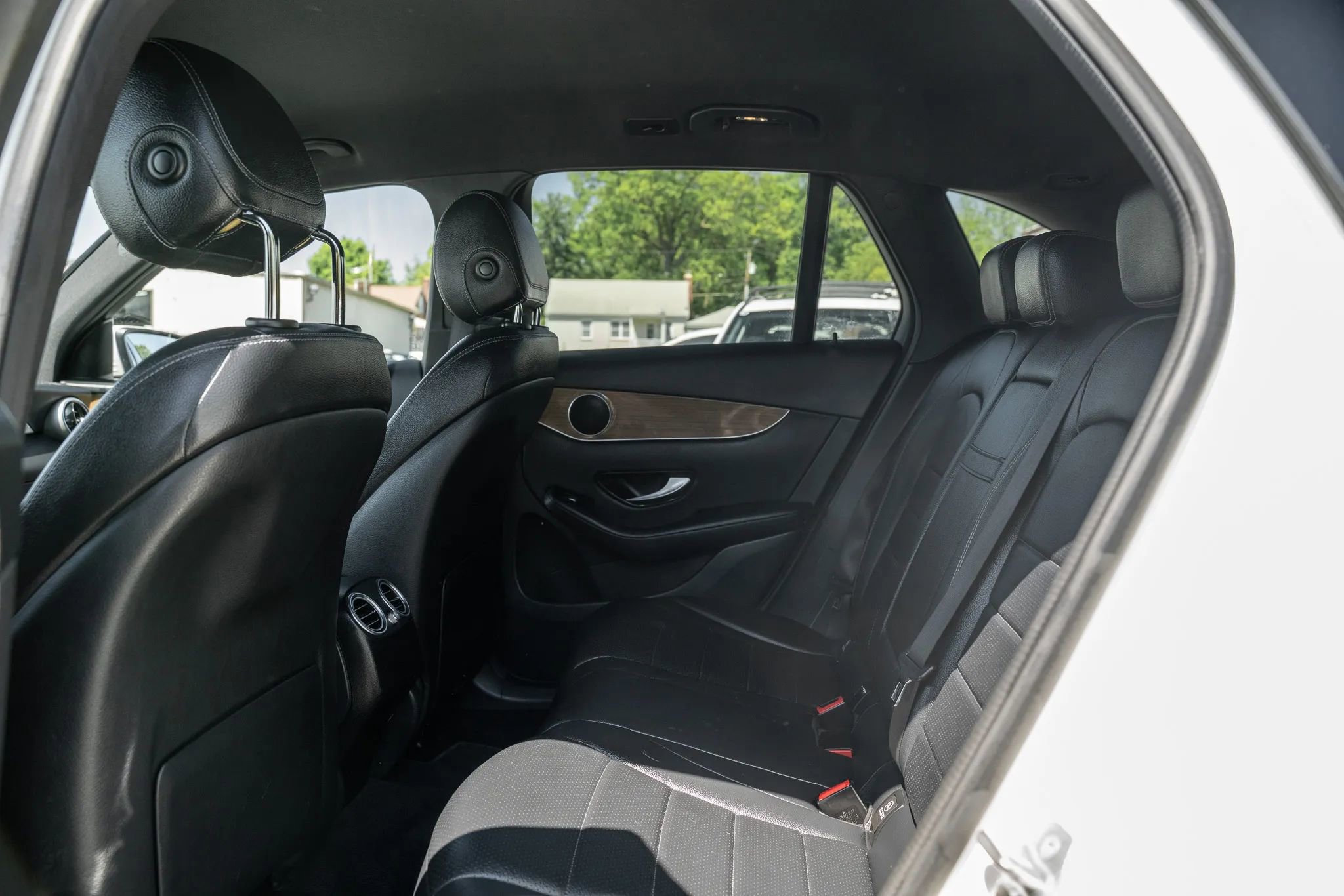 Used 2019 Mercedes-Benz GLC 300 4MATIC image 8