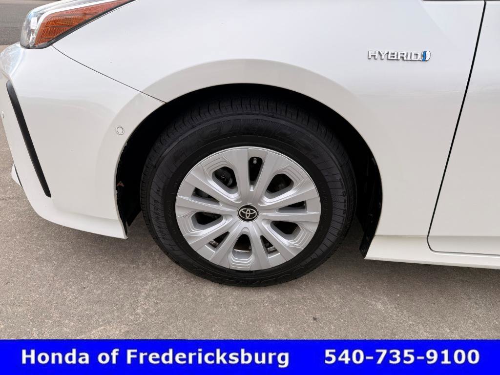 Used 2019 Toyota Prius LE w/ Carpet Mat Package image 10