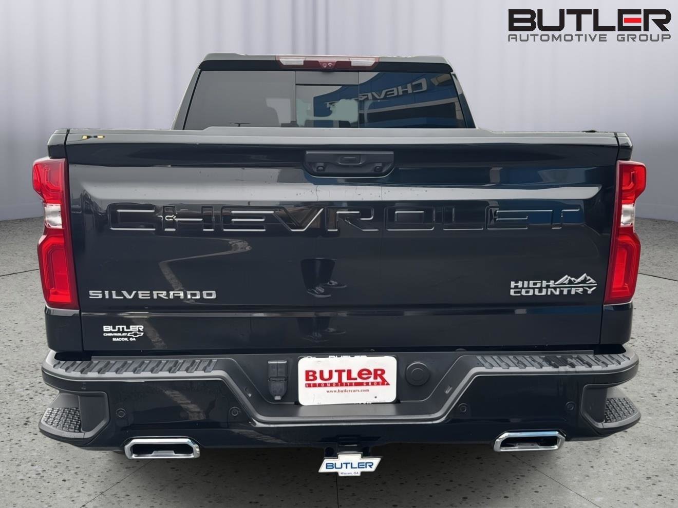 Used 2023 Chevrolet Silverado 1500 High Country w/ Technology Package AWD/4WD image 5