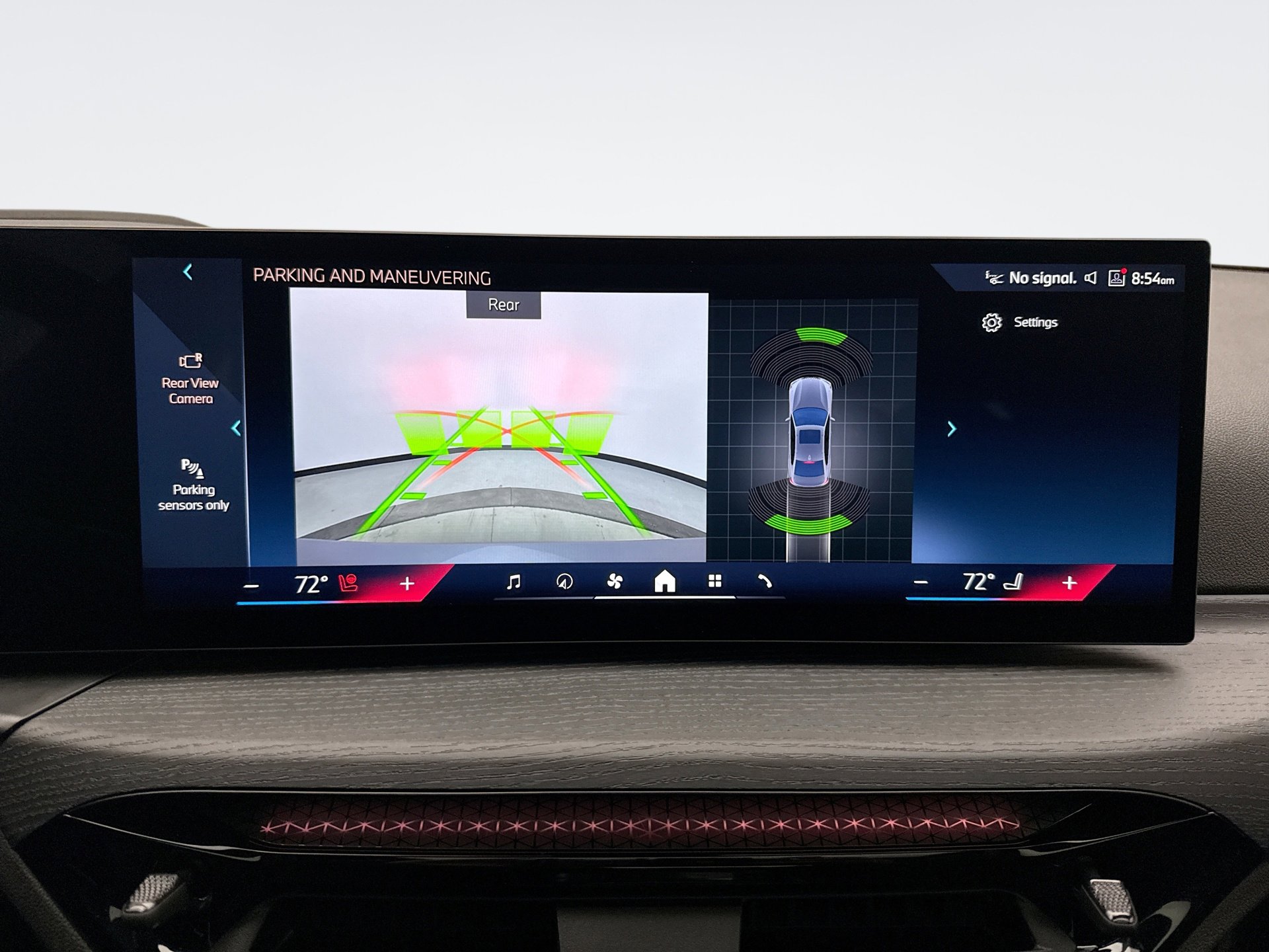 Used 2025 BMW 330i xDrive Sedan w/ M Sport Package image 16