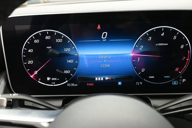 Used 2024 Mercedes-Benz GLC 300 image 9
